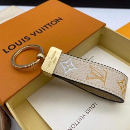 Louis Vuitton Maxi Dragonne Key Holder in Beige - Accessories M00286