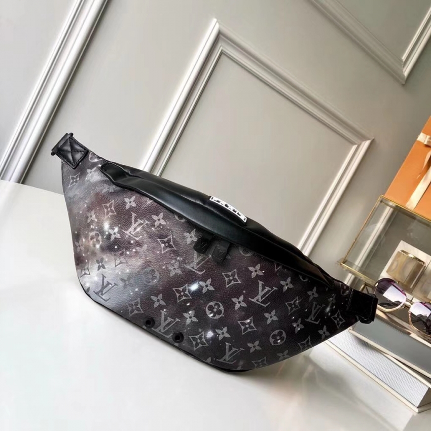 Louis Vuitton Monogram Galaxy Coated Canvas Discovery Bumbag M44444