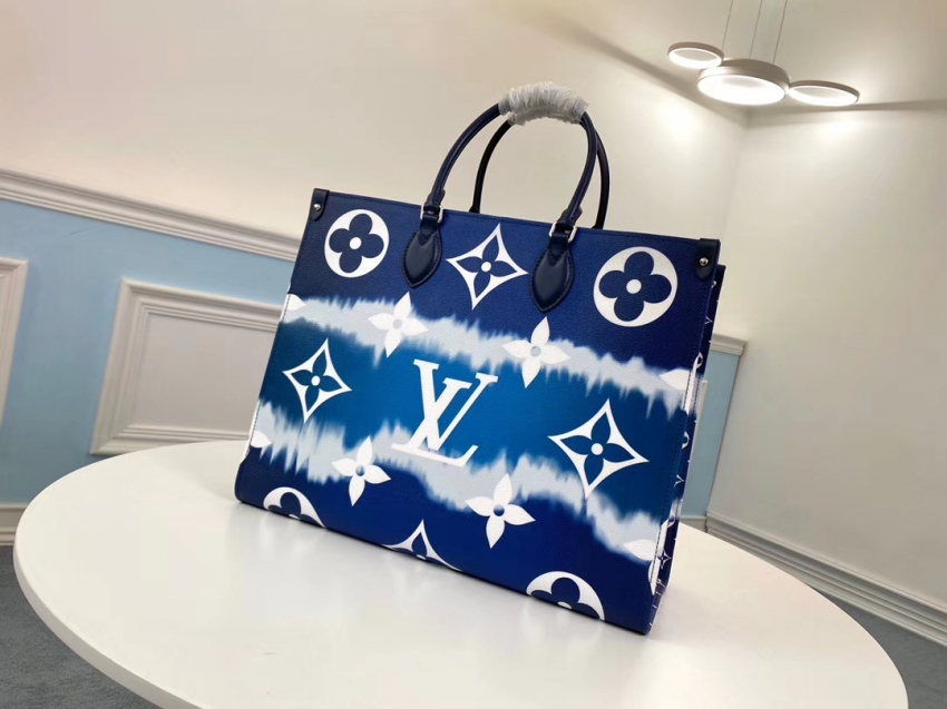 Louis Vuitton Monogram Giant Canvas LV Escale Onthego GM Tote Bag M45120 Bleu