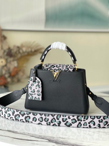 Louis Vuitton Capucines BB Taurillon Leather in Black - Handbags M58720