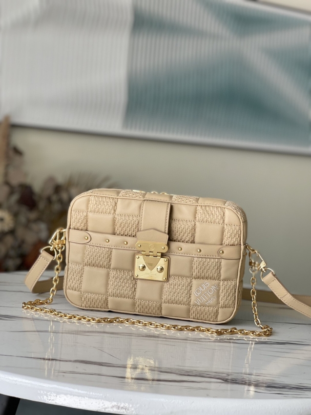 Louis Vuitton Troca MM H27 Damier Quilt in Beige - Handbags M59111