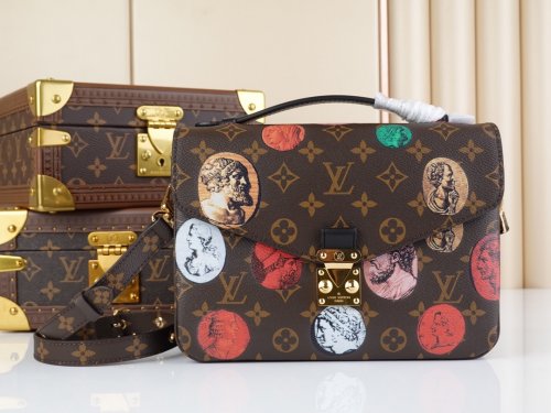Louis Vuitton Pochette Métis Monogram in Multicolor - Handbags M59257