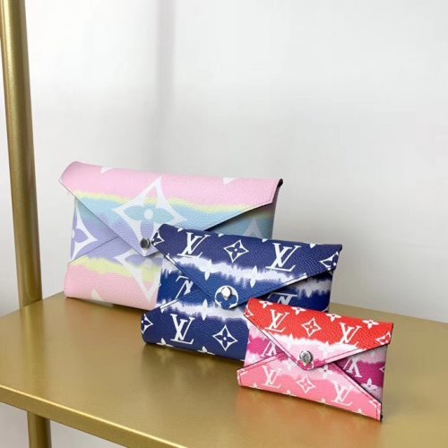 Louis Vuitton Monogram Giant Canvas LV Escale Pochette Kirigami IPad M69119