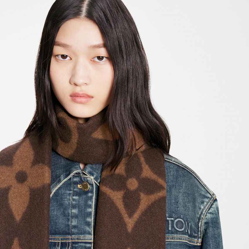 Louis Vuitton Sweet Dreams Scarf - New - Holiday M77379 Brown