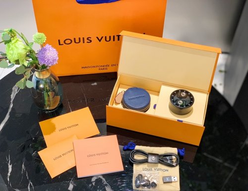 Louis Vuitton Horizon Wireless Earphones - Black - Technology Items QAB110 Louis Vuitton Horizon Wireless Earphones - Black - Technology Items QAB110