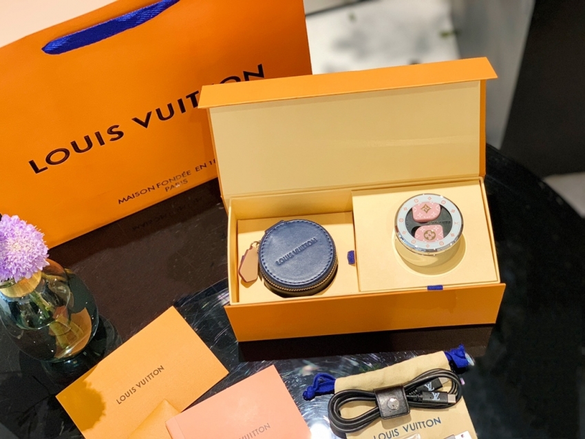 Louis Vuitton Horizon Wireless Earphones - Pink in Rose - Technology Items QAB150