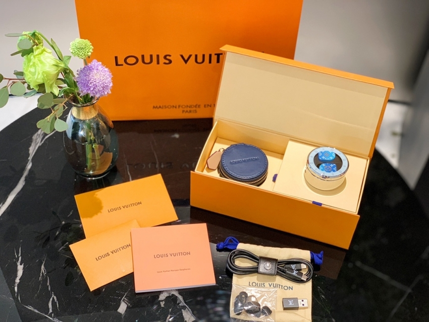 Louis Vuitton Horizon Wireless Earphones - Blue Gradient - Technology Items QAB170