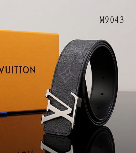 Louis Vuitton Monogram Eclipse LV Initiales 40MM Reversible M9043U Louis Vuitton Monogram Eclipse LV Initiales 40MM Reversible M9043U