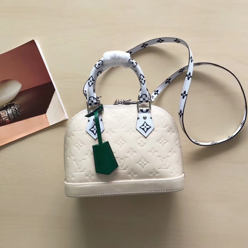 Louis Vuitton Monogram Vernis Leather Alma BB M90447 White