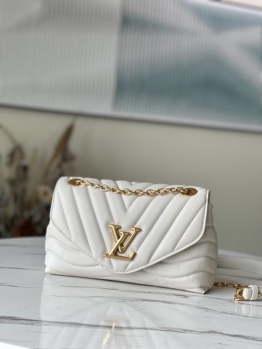 Louis Vuitton LV New Wave Chain Bag H24 in Ivoire - Handbags M58549
