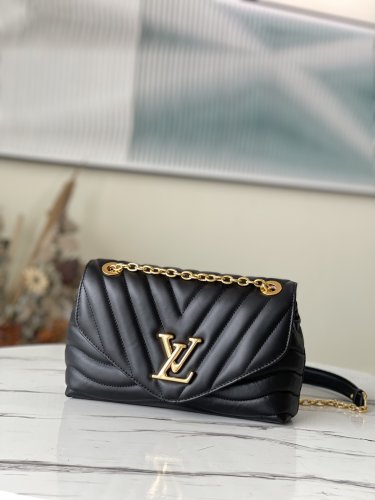 Louis Vuitton LV New Wave Chain Bag H24 in Black - Handbags M58552