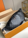 Louis Vuitton Monogram Eclipse Canvas Men Discovery Bumbag M44336