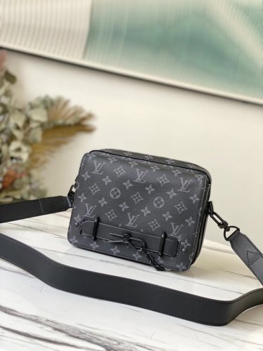 Louis Vuitton Steamer Messenger Men Monogram Eclipse Canvas in Grey - Bags M45585 Louis Vuitton Steamer Messenger Men Monogram Eclipse Canvas in Grey - Bags M45585