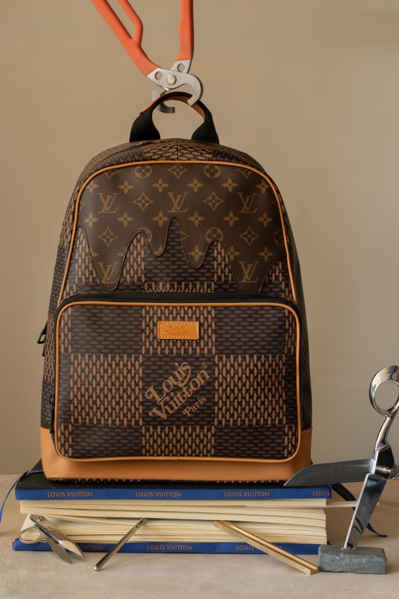 LV² COLLECTION