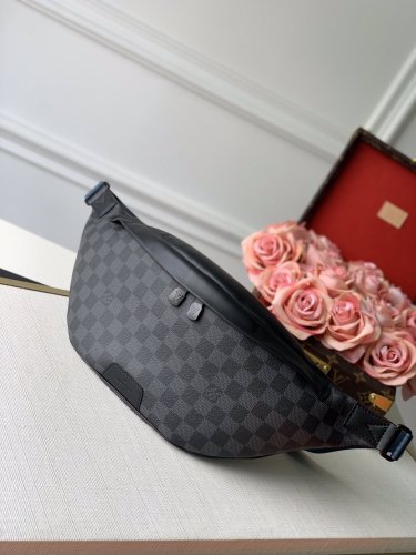 Louis Vuitton Damier Graphite coated canvas Discovery Bumbag N40187