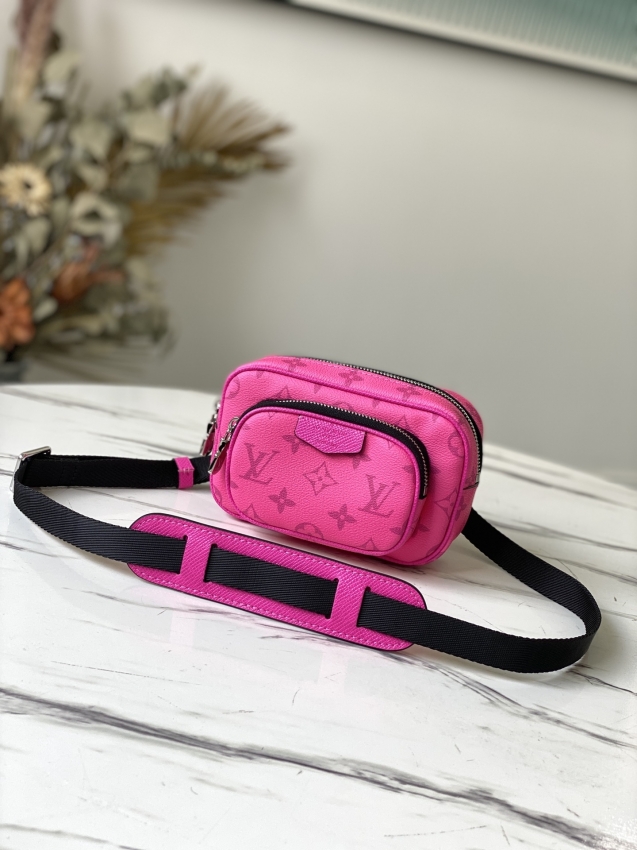 Louis Vuitton Outdoor Pouch K45 Taigarama in Rose - Small Leather Goods M30781