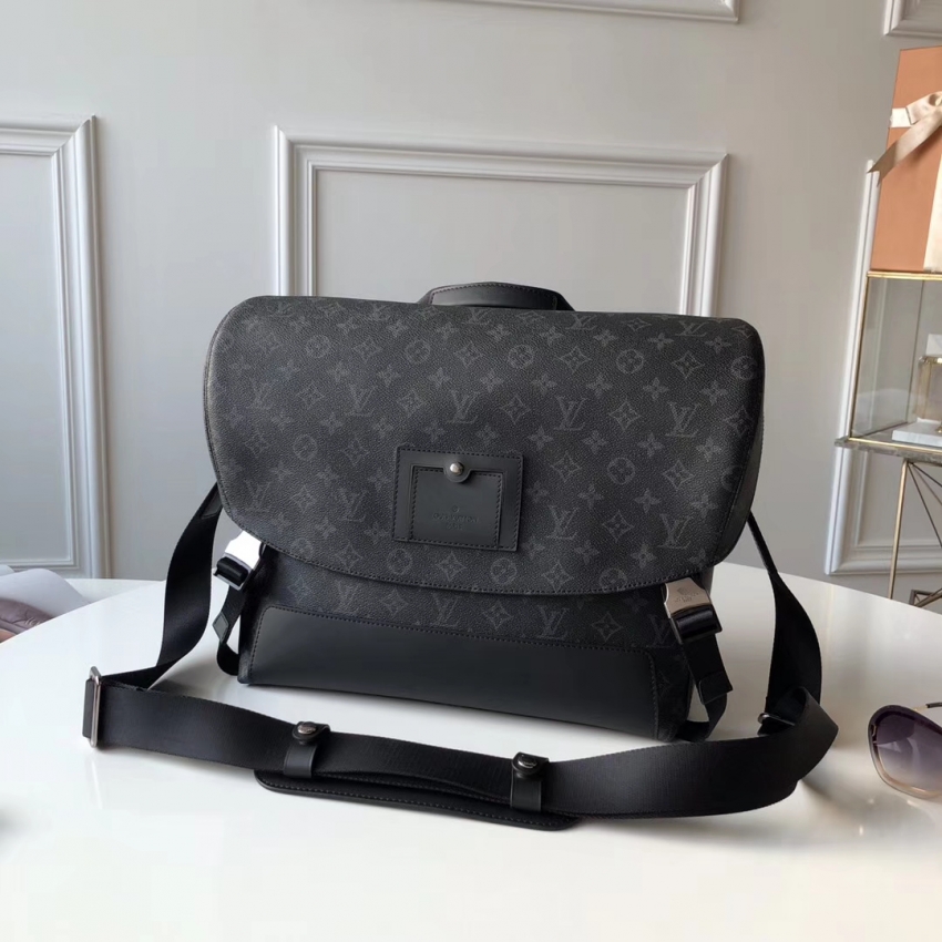 Louis Vuitton Monogram Eclipse Canvas Messenger MM Voyager M40510