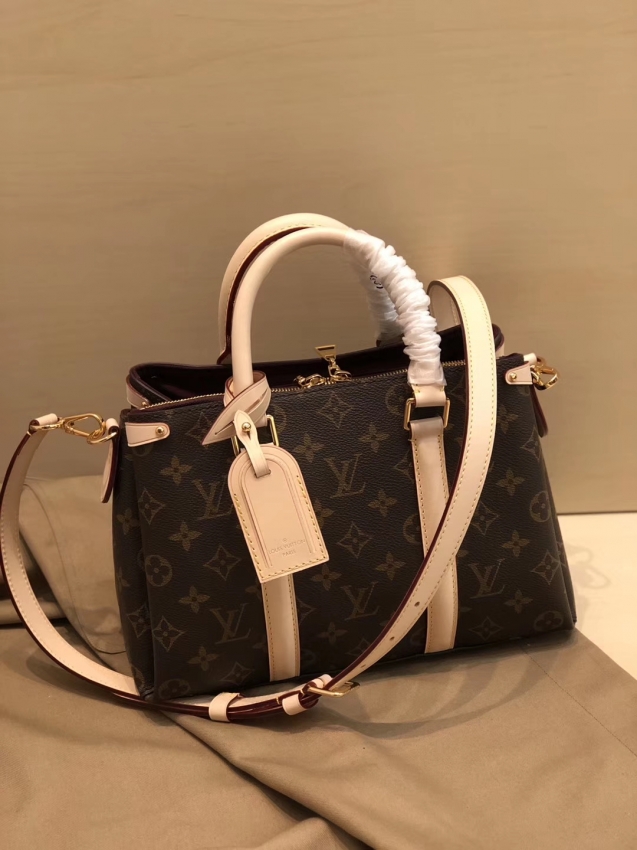 Louis Vuitton Monogram Canvas Soufflot BB M44815