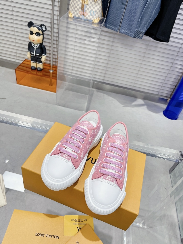 Louis Vuitton Lv Squad Sneaker in Pink - Women - Shoes 1A9S0M