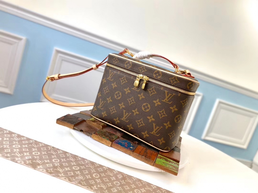 Louis Vuitton Monogram Canvas Nice BB M42265