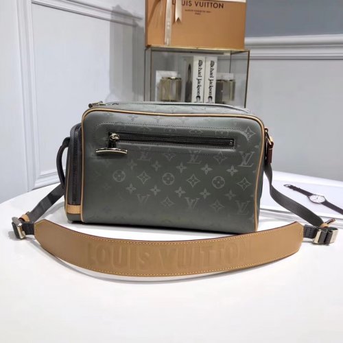 Louis Vuitton Monogram Titanium Camera Bag M43884 Louis Vuitton Monogram Titanium Camera Bag M43884