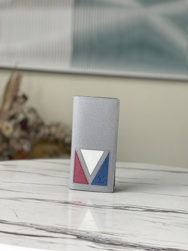 Louis Vuitton Brazza Wallet Taiga Leather in Grey - Men - Small Leather Goods M30791