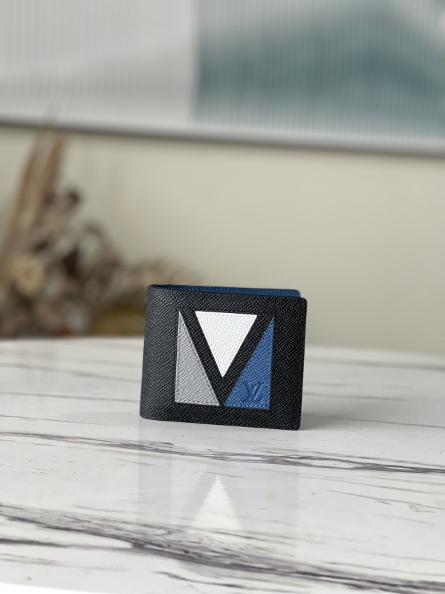 Louis Vuitton Multiple Wallet Taiga Leather in Black - Men - Small Leather Goods M30799