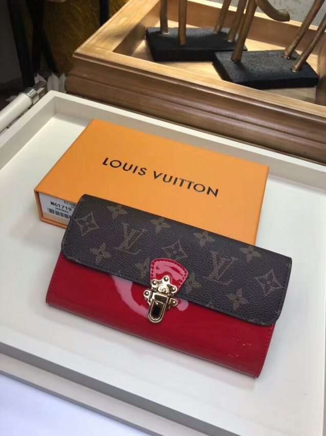 Louis Vuitton Patent Calf Leather Cherrywood Wallet M62558 Red