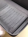 Louis Vuitton Taiga cowhide leather men's Zippy Vertical Wallet M30569