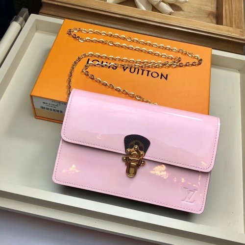 Louis Vuitton Patent Calf Leather Cherrywood Chain Wallet M63306 Rose Ballerine Louis Vuitton Patent Calf Leather Cherrywood Chain Wallet M63306 Rose Ballerine