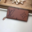 Louis Vuitton Monogram Giant canvas Zippy Wallet M67687