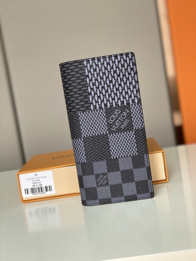 Louis Vuitton Brazza Wallet Damier Graphite Canvas in Black - Men - Small Leather Goods N60436