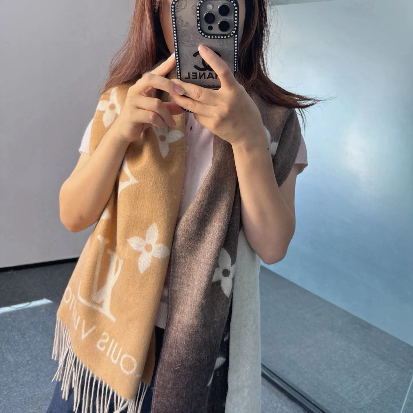 Louis Vuitton Reykjavik Gradient Scarf in Beige - Women - Accessories M73675