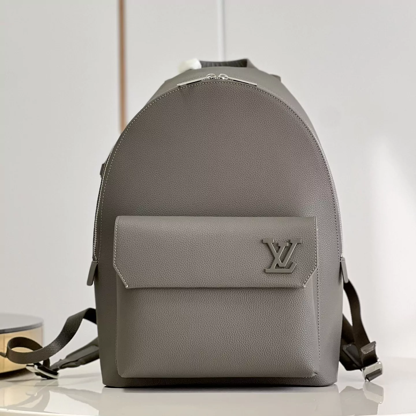 Louis Vuitton Takeoff Backpack LV Aerogram – Men – Bags M21362