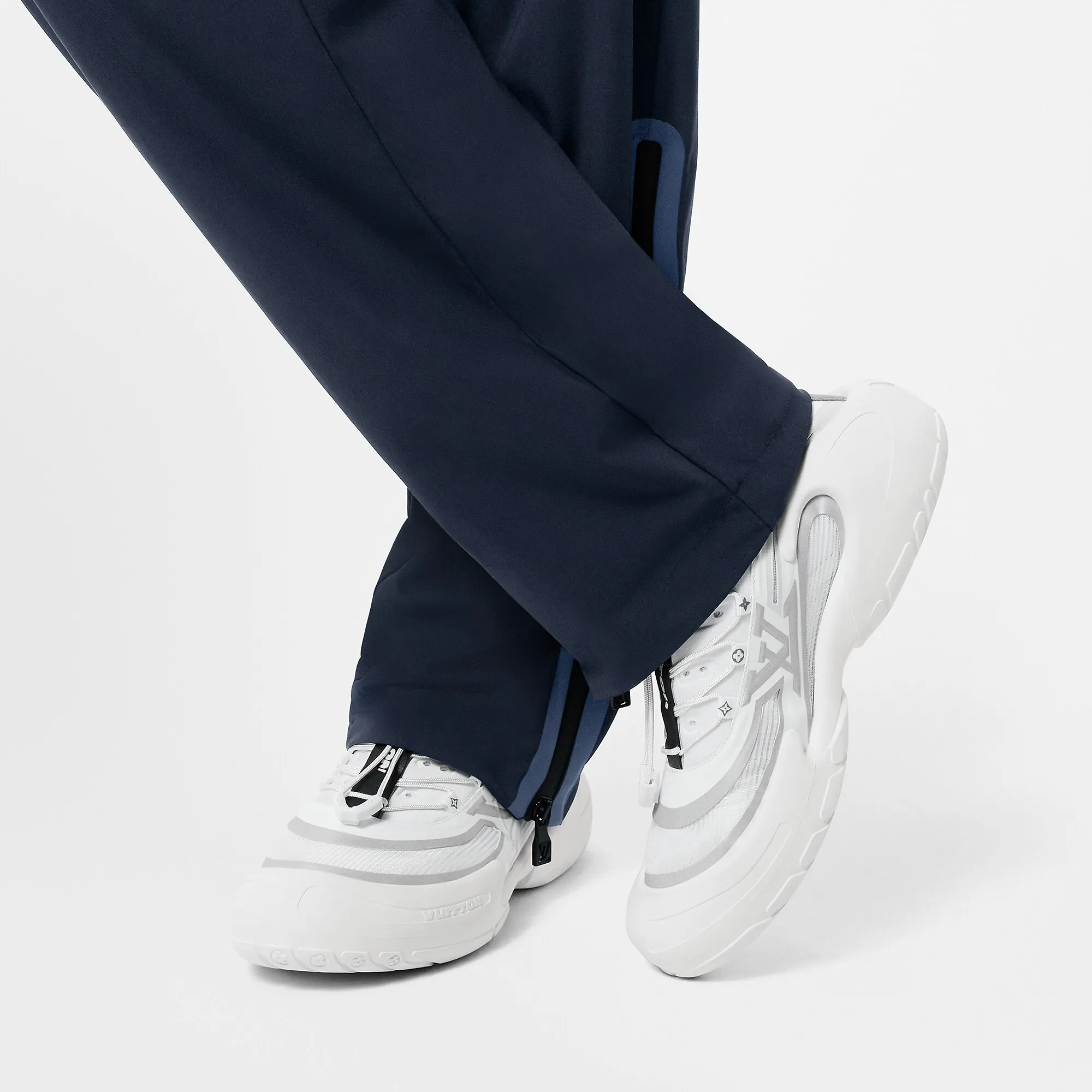 Louis Vuitton LV Barracuda Sneaker - Men - Shoes 1AD6US White