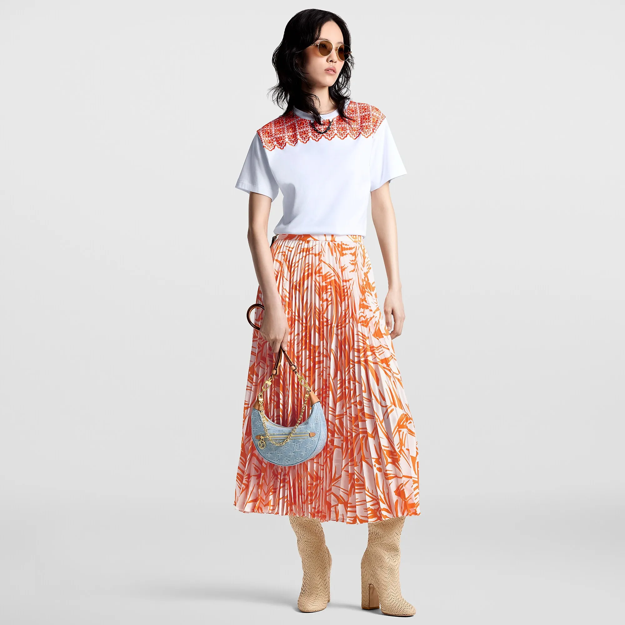 Louis Vuitton Floral Lace Embroidery T-Shirt - Women - Ready-to-Wear 1AFTLZ