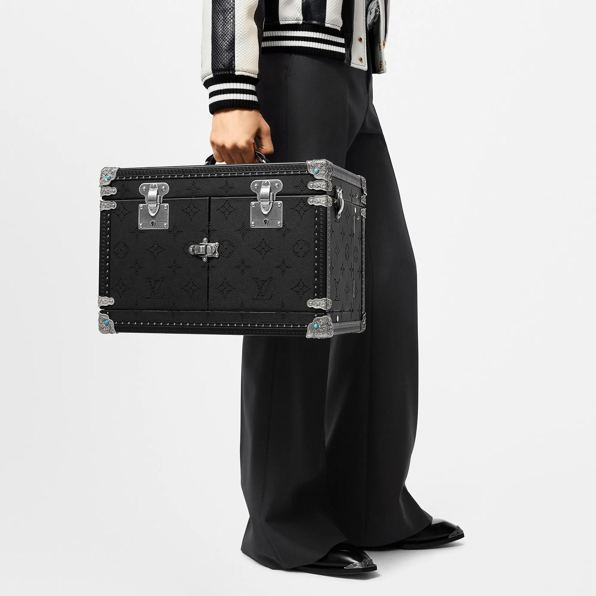 Louis Vuitton Vanity Accessoires LV Dart H27 - Trunks, Travel and Home - Trunks and Boxes M11164