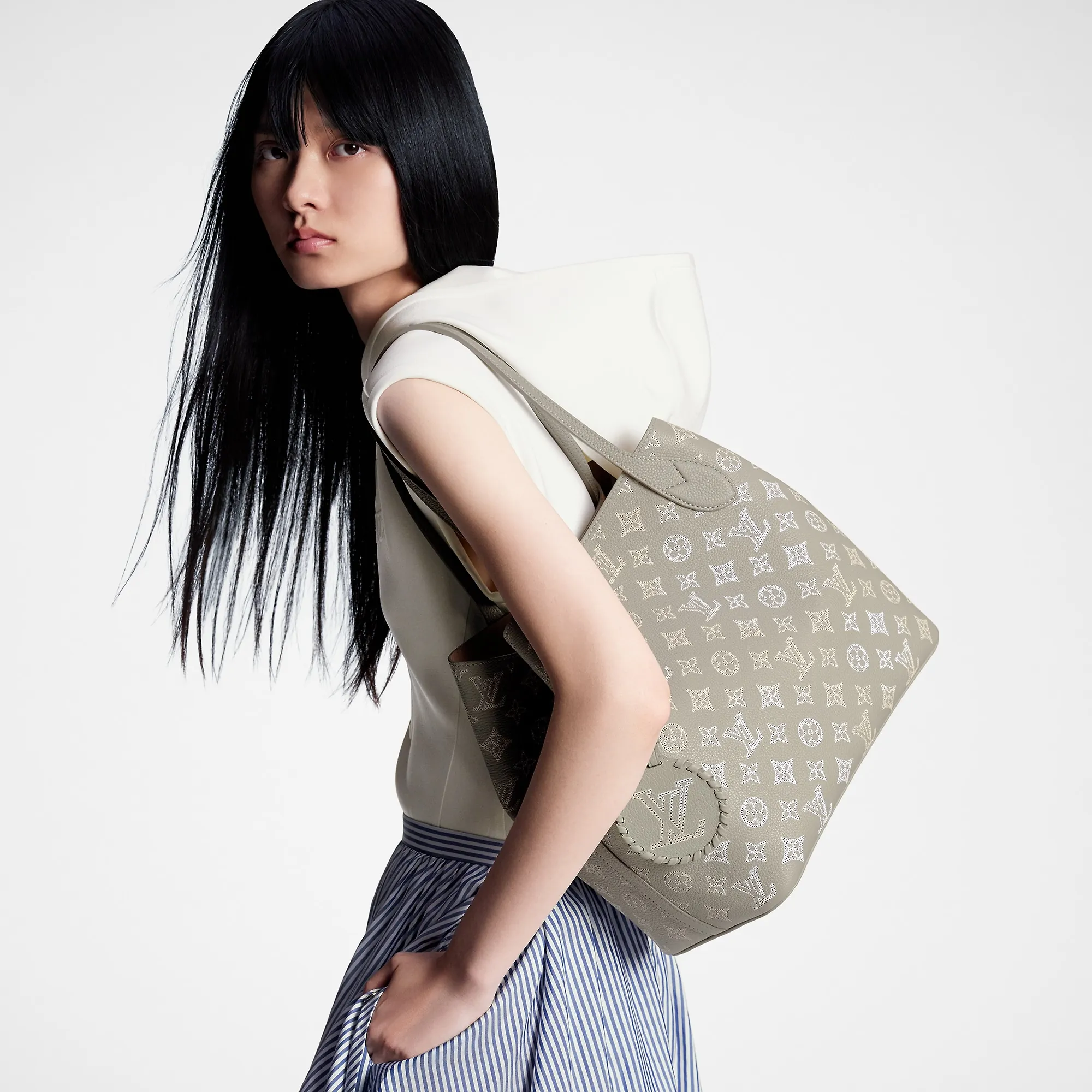 Louis Vuitton Blossom MM Mahina - Women - Handbags M23387