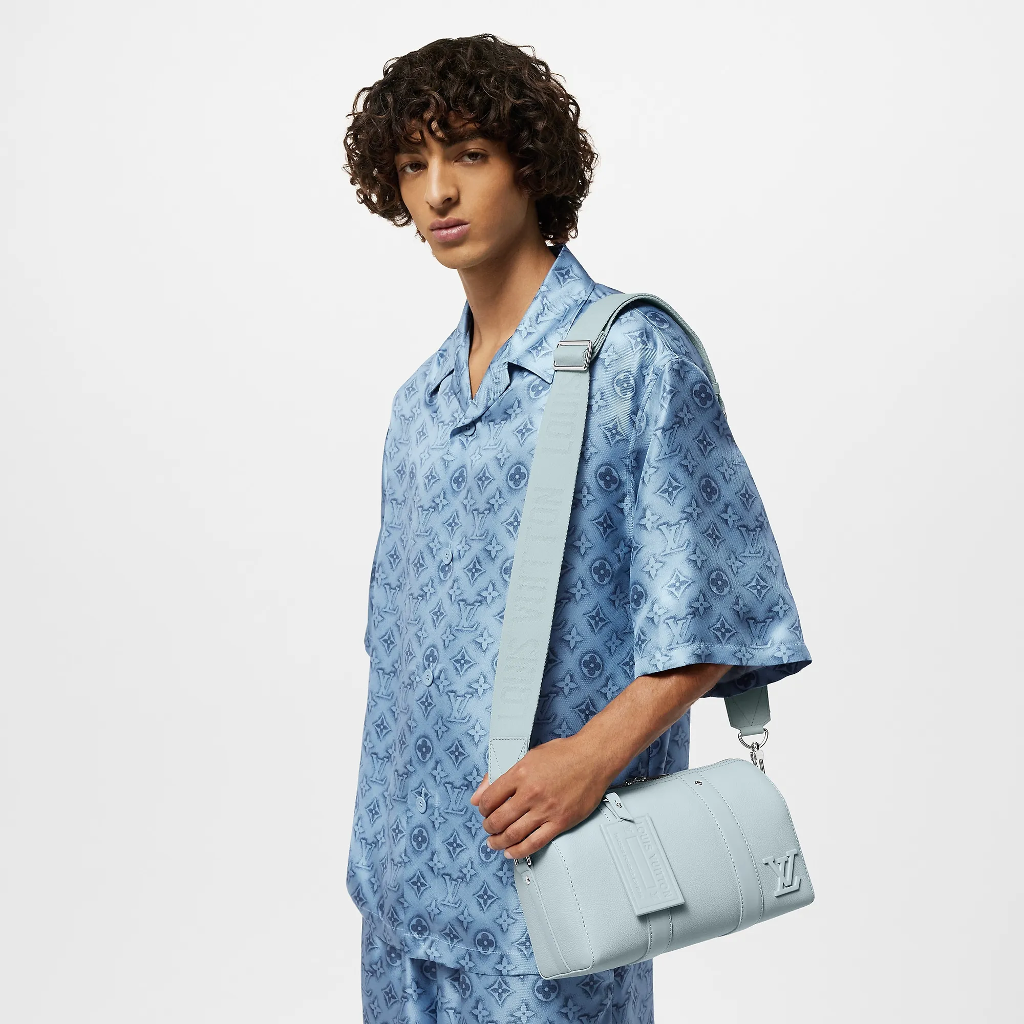 Louis Vuitton City Keepall LV Aerogram - Men - Travel M23725 Louis Vuitton City Keepall LV Aerogram - Men - Travel M23725