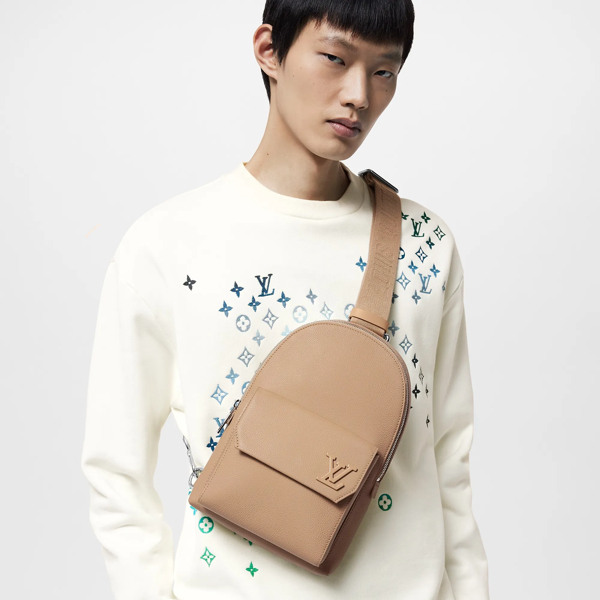 Louis Vuitton Pilot Slingbag LV Aerogram - Men - Bags M23765