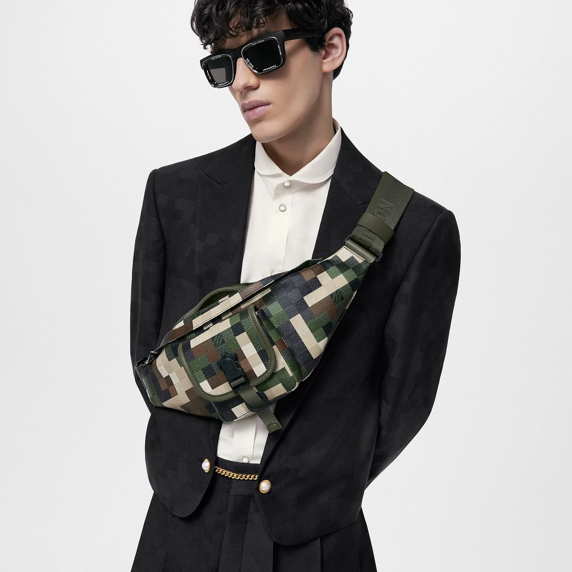 Louis Vuitton Motion Bumbag D16 - New - For Men M24446