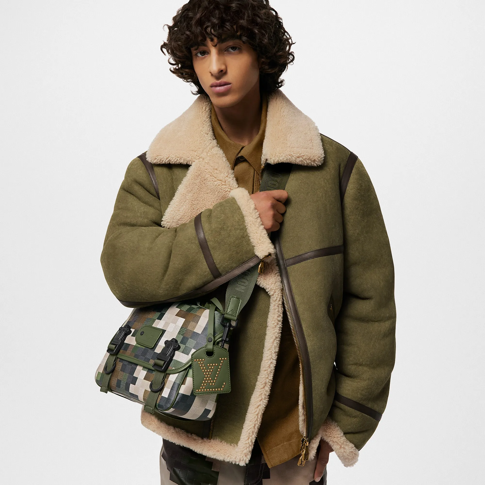 Louis Vuitton LV Trail Messenger D16 - New - For Men M24449