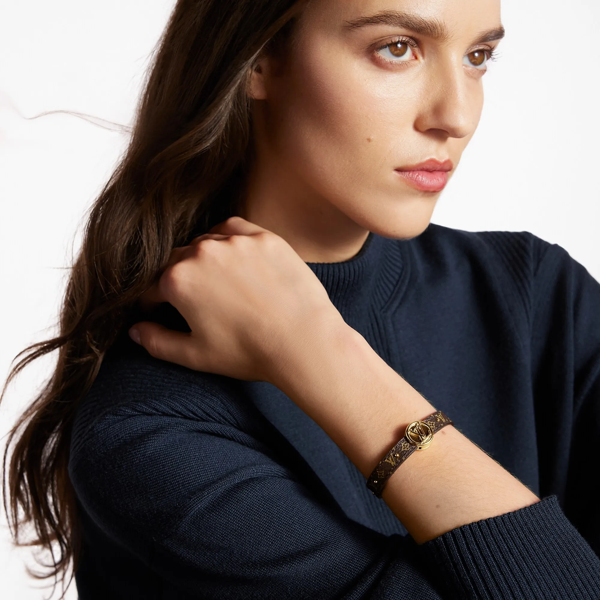 Louis Vuitton LV Circle Reversible Monogram Louis Vuitton Bracelet M6268E Monogram Rouge