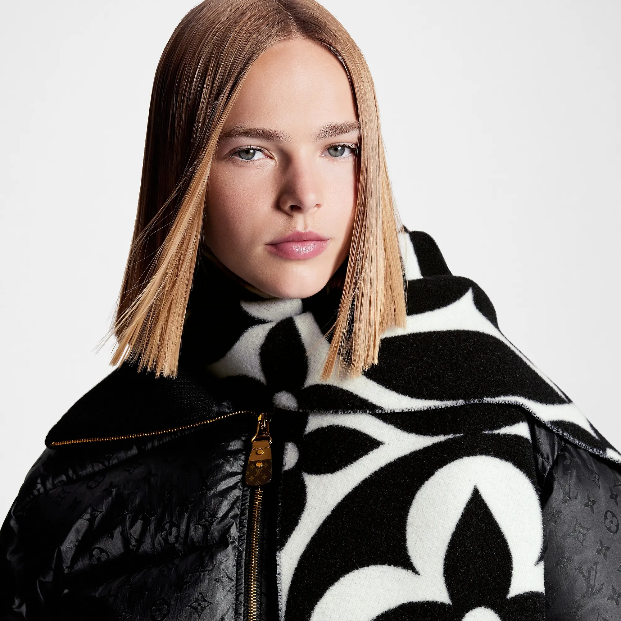 Louis Vuitton LV Medallion Scarf S00 - Women - Accessories M79212 Black