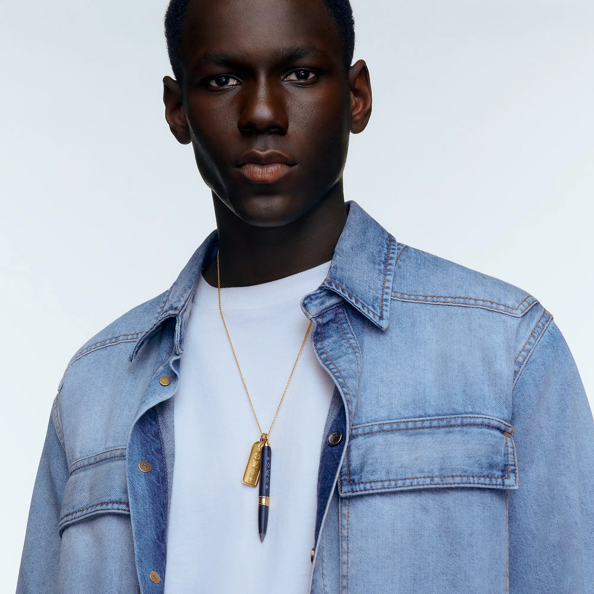 Louis Vuitton Les Gastons Vuitton Designer Pendant, Yellow Gold and Titanium - Les Extraordinaires - Jewelry Q03063