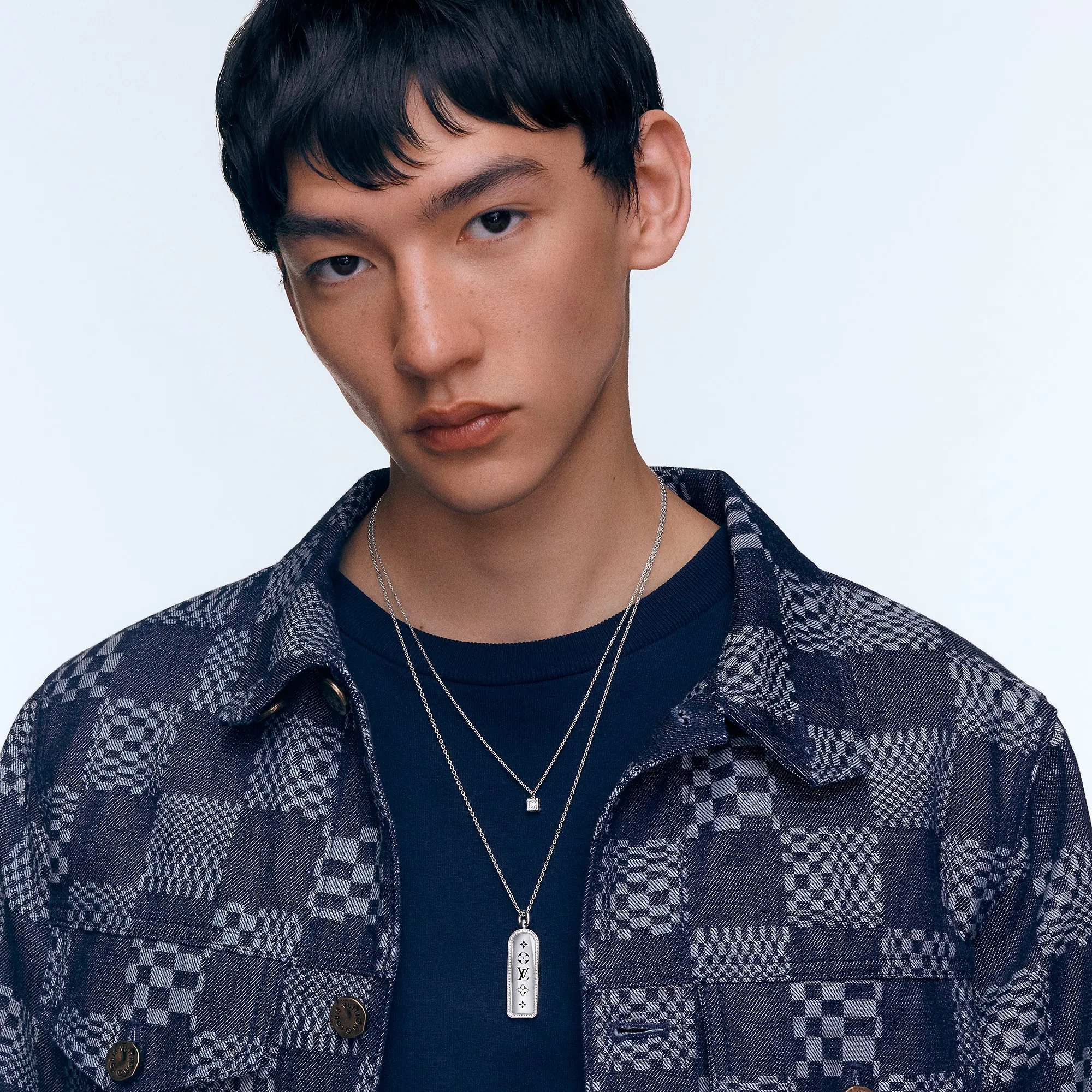 Louis Vuitton Les Gastons Vuitton Trunk Pendant, White Gold and Diamond - Les Extraordinaires - Jewelry Q03084