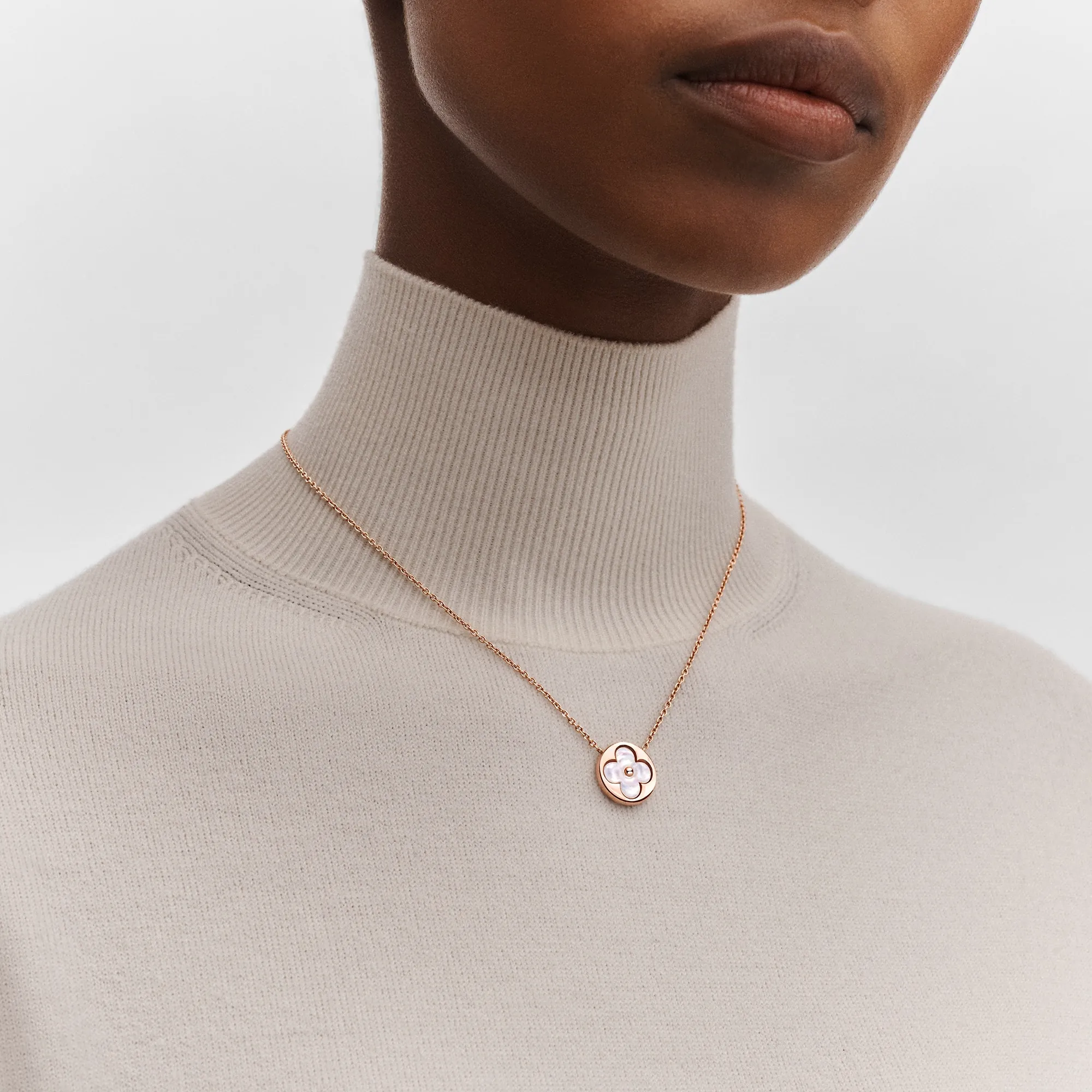 Louis Vuitton Color Blossom sun pendant, pink gold and white mother-of-pearl - Jewelry - Categories Q93520