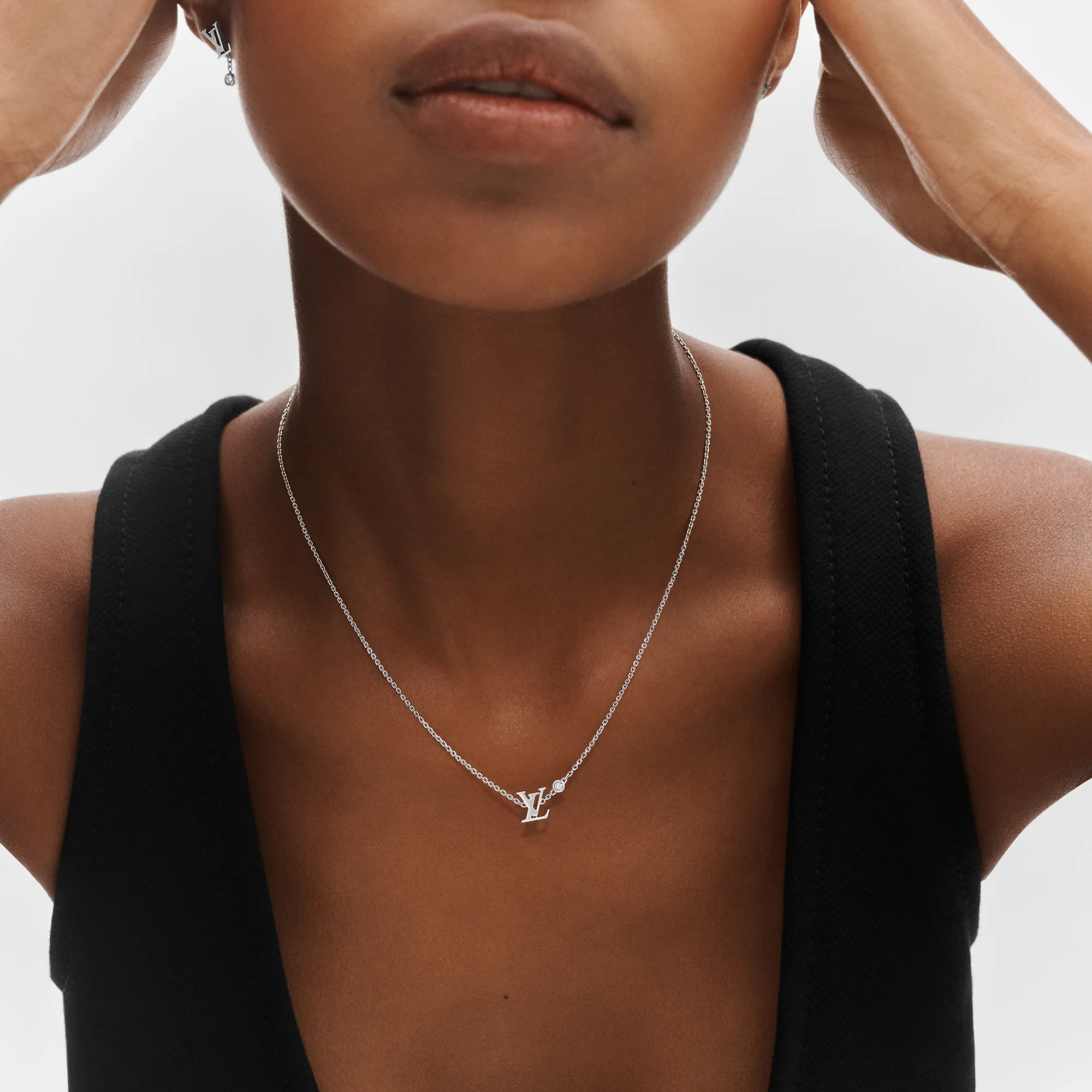 Louis Vuitton IDYLLE BLOSSOM LV PENDANT, WHITE GOLD AND DIAMOND - Jewelry - Categories Q93653