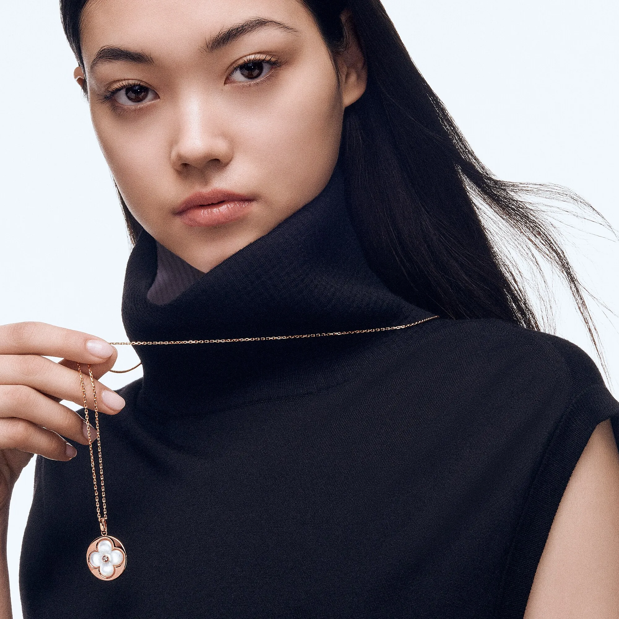 Louis Vuitton Color Blossom XL Medallion Pink Gold, White Mother - of - Pearl and Diamond - Jewelry - Categories Q93656