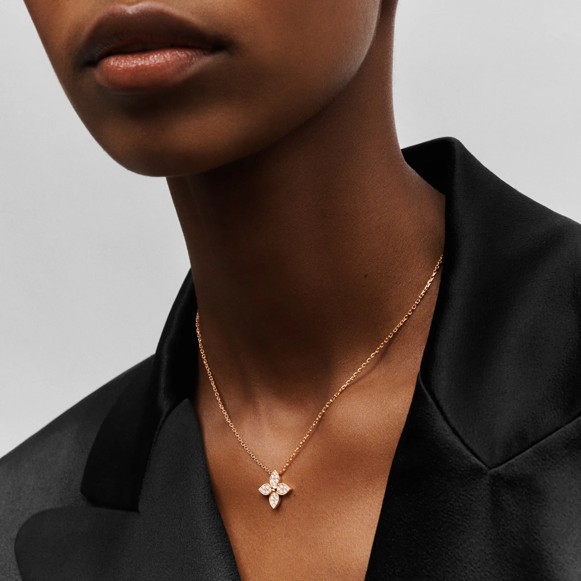 Louis Vuitton Star Blossom Diamond & Pink Gold Pendant Necklace Q93710